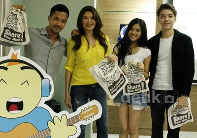 Live Chat Bareng Bintang Film Air Terjun Pengantin Phuket