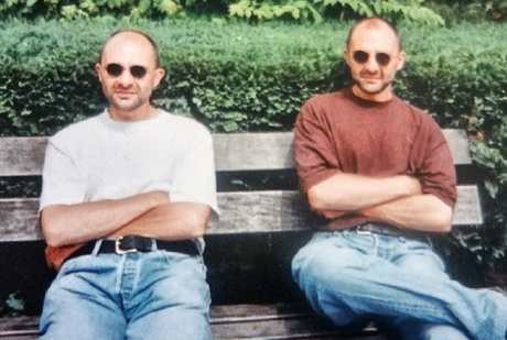 Tak Terima Jadi Buta, 2 Saudara Kembar Ini Pilih Disuntik Mati