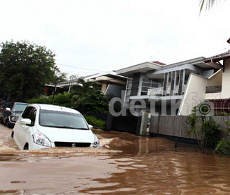 Saat Orang Kaya Ikut Jadi Korban Banjir di Jakarta