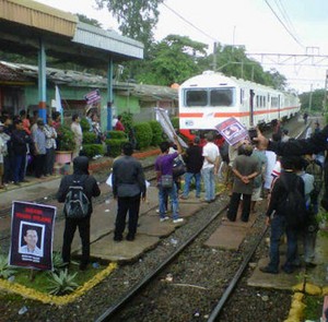 Bagikan Tiket Gratis, KRL Commuter Line Angkut 14 Ribu Penumpang