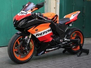 Apa Jadinya Jika Repsol Honda dengan Kawasaki Ninja Bersatu?