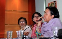 Koalisi Masyarakat Sipil untuk Perempuan dan HAM memaparkan keinginan mereka di hadapan Ketua KY Eman Suparman.
