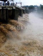 Bendung Katulampa Siaga III