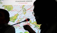 Deputi Bidang Meteorologi memaparkan prakiraan cuaca terbaru.