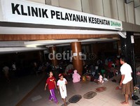 Gedung kampus dimanfaatkan warga untuk tempat mengungsi.