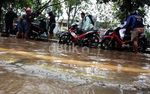 Jalan Panjang Banjir, Ratusan Kendaraan Mogok