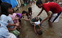 Banjir ini diakibatkan meluapnya air di Banjir Kanal Barat.