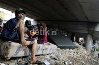 Saat ini belum ada bantuan untuk mereka.     