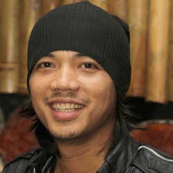 Yuriko Tak Merespon, Zian Zigaz Sibuk Rekaman
