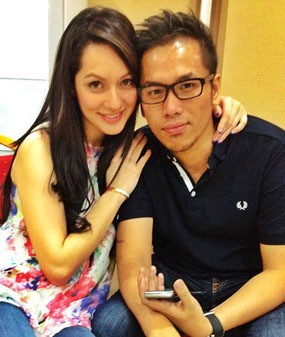 Aih..Mesranya Sammy Simorangkir dengan Si Cantik Nadia Annuar