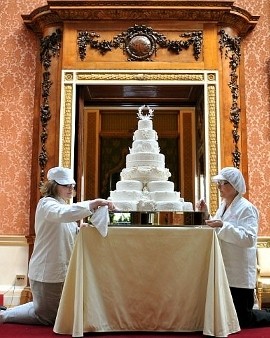 Wow, Cake Mewah Ini Seharga Mobil dan Rumah Mewah! (1)