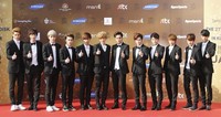 EXO hadir lengkap berdua belas. (REUTERS/Bazuki Muhammad)