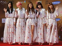 Cantiknya 4minute saat berpose di red carpet. REUTERS/Bazuki Muhammad.