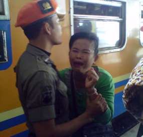 Dilarang Jualan di Kereta, Pedagangan Asongan Ancam Blokir Rel