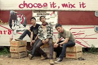 Film drama itu turut diramaikan oleh Andri Mashadi, Dallas Pratama, dan Hans Hilman. (IFI)