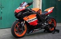 Kelirnya memakai airbush tim Repsol Honda di MotoGP dan Ari menonjolkan motif Dani Pedrosa. (dok. Ariawan Wijaya)