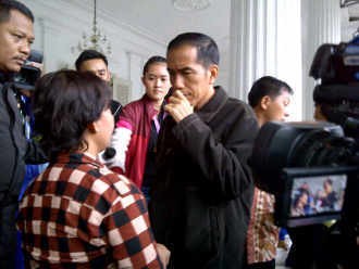 Banjir di Kantor Jokowi Surut, Petugas Bersih-bersih