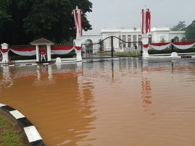 Ini Situasi Banjir di Depan Istana Merdeka