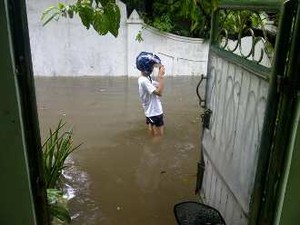 Perumahan di Kelapa Gading Banjir Sepaha
