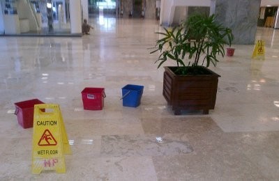 Hujan Deras, Atap Gedung DPR pun Bocor