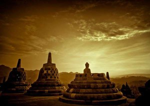 Sunrise di Borobudur & 5 Fenomena Alam paling Indah di Dunia