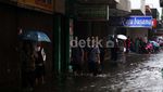 Pasar Baru Banjir, Jual Beli Terganggu