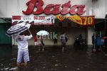 Pasar Baru Banjir, Jual Beli Terganggu