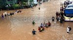 Arus Kencang di Banjir Bundaran HI