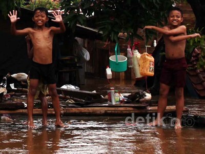 Warga Jatinegara Pulo Memilih Bertahan