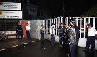 Gardu induk Cawang dijaga usai terbakar.