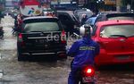 Jatiwaringin Terendam, Macet Mengular
