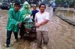 Perahu Karet Jadi Andalan di Bundaran HI