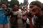 Ular Sanca Muncul di Tengah Banjir