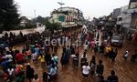 Banjir Jadi Wisata Dadakan