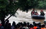 Banjir Jadi Wisata Dadakan