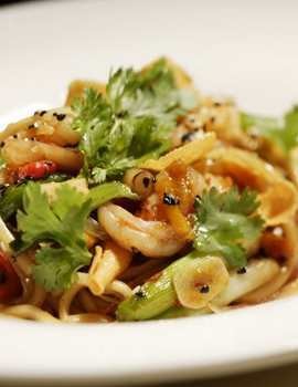 Yuk, Racik Mie Enak Untuk Meredam Udara Dingin!