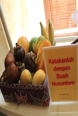 Pernah Mencicipi Nanas Parit dan Pepaya Dewi Shinta yang Manis Segar?