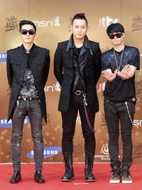 Epik High sukses membawa pulang Best Hip Hop Star Award. REUTERS/Bazuki Muhammad.