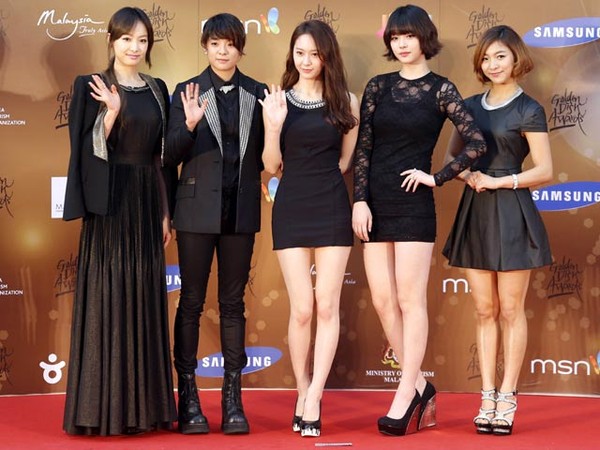 Senyuman Manis f(x) di Golden Disk Awards