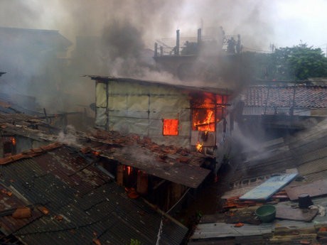 Banjir Sedada, Permukiman di Budi Asih Cawang Terbakar
