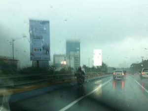 Perempatan Grogol Banjir, Pemotor Boleh Masuk Tol Pluit-Slipi