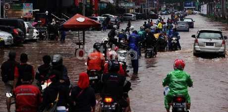 MUI Minta Khatib Jumat Ajak Jamaah Doakan Banjir Segera Reda