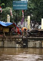 Ketinggian Air di Pintu Manggarai 900 Cm