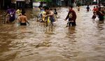 Lokasi Banjir Jadi Tempat Rekreasi Dadakan