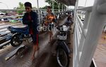 Sepeda Motor Mengungsi ke JPO
