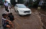 Banjir di Jl. KH Wahid Hasyim Masih Sebetis
