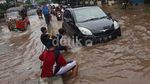 Banjir di Jl. KH Wahid Hasyim Masih Sebetis