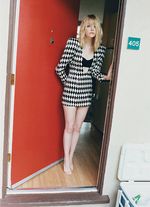 Jadi Cover Majalah, Emma Stone Tampil Seksi