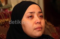 Bahkan kantung matanya membengkak.