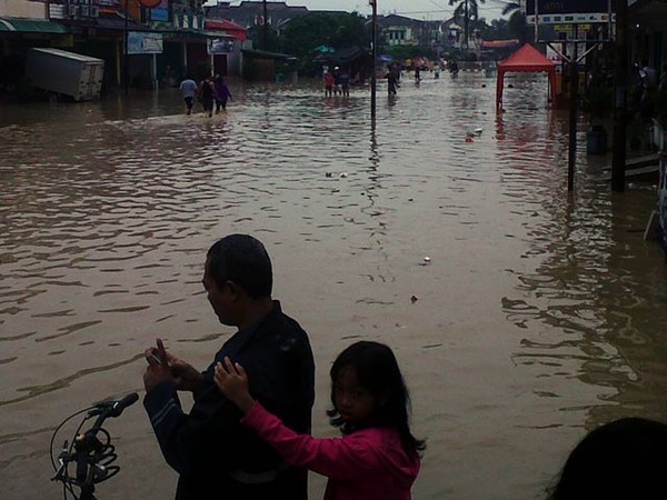 Air Rendam Kompleks Villa Nusa Indah II Bogor